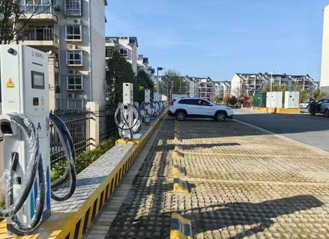 儲能充電樁助力綠色出行(圖1)