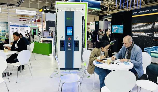 開(kāi)拓歐洲市場(chǎng)新篇章！鴻嘉利攜光儲(chǔ)充一體化整體解決方案閃耀慕尼黑(圖2)