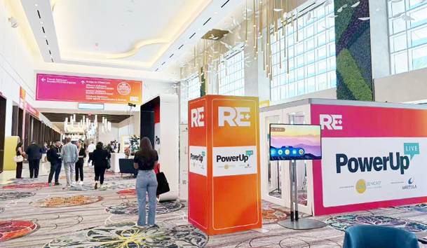 全球共振·零碳同行|鴻嘉利全新光儲充方案閃耀RE+2025